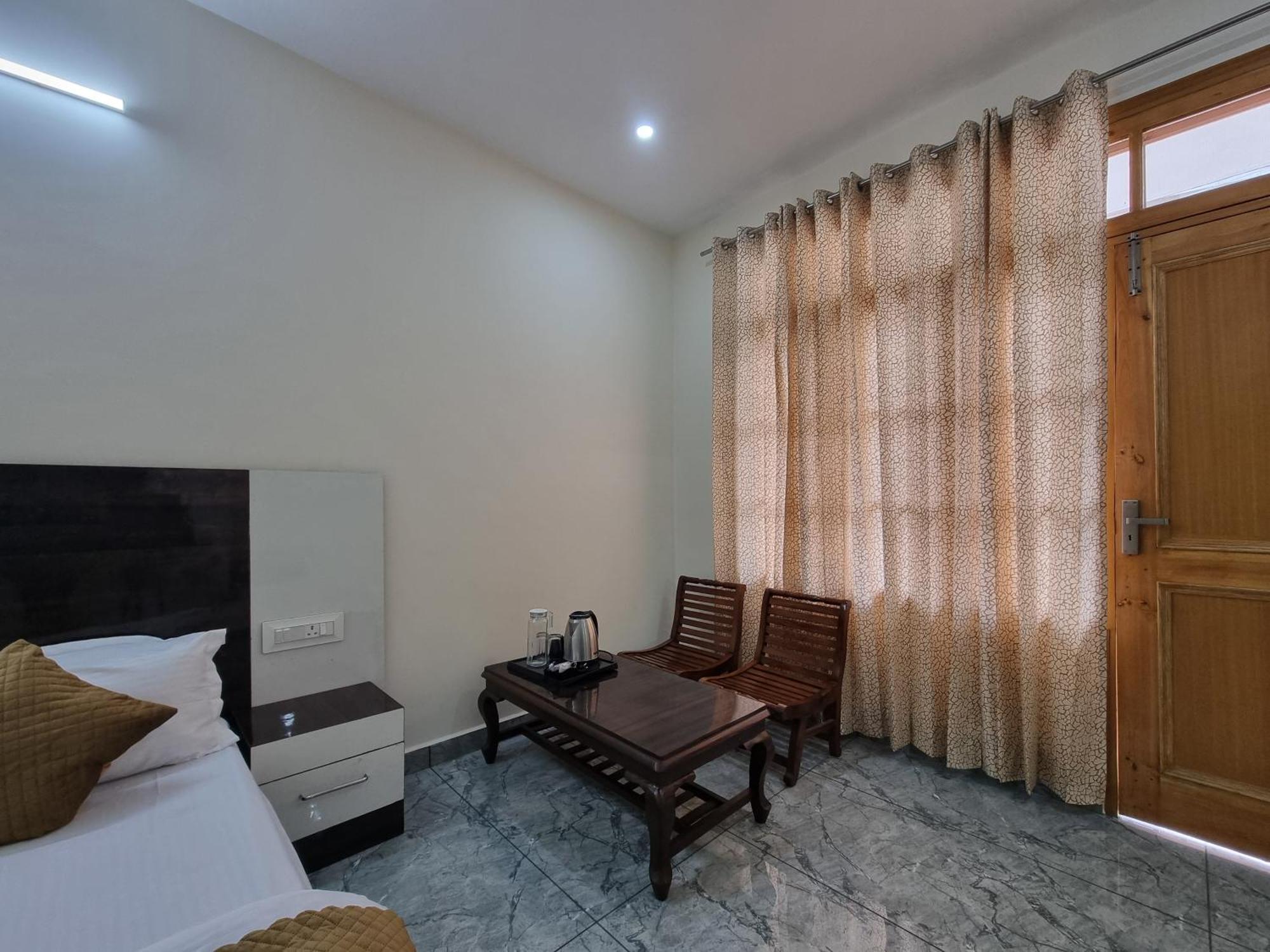 Baikunth Homes Dalhousie Ngoại thất bức ảnh